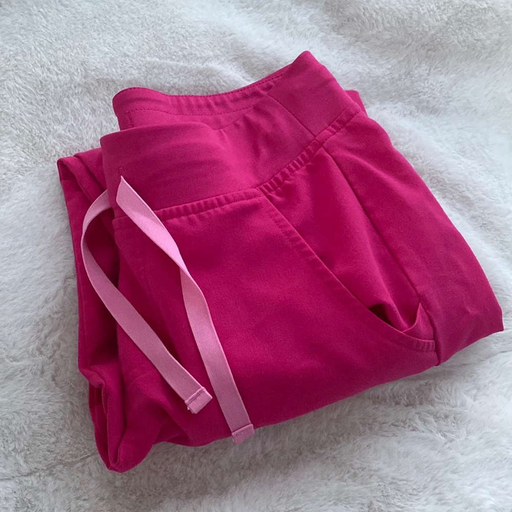 FIGS Zamora Jogger Scrub Pant | Pink | XS Petite